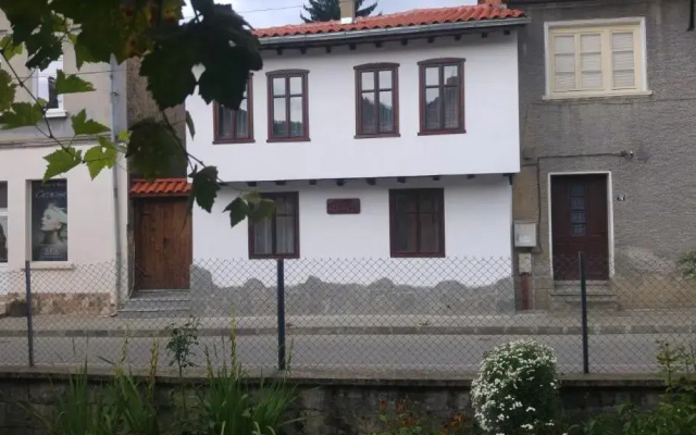 Guest House Strumena