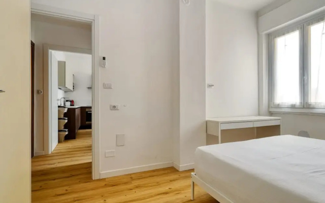 1-Bed apartment with balcony near subway