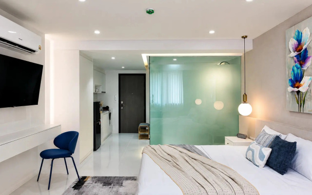 Квартира Azure Bloom Studio at  Nai Harn Beach