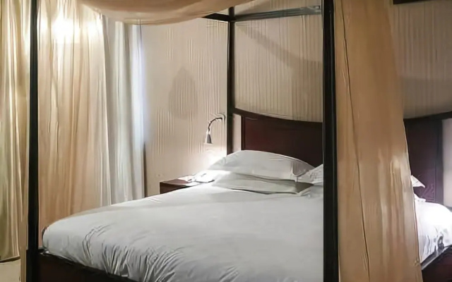 Goldenplam Hotel