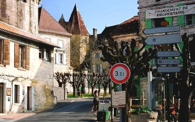 Chambres dhôte Place du Donjon