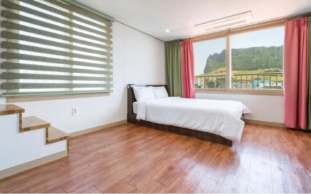 Seogwipo Seongsanposarang Pension