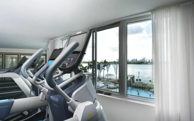 Miami World Rental - Mondrian 608