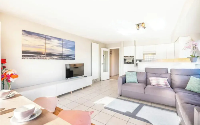 Apartment in Oostduinkerke Near the Beach