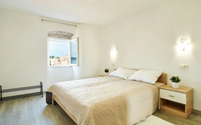 Old Town Splendid Apartments by Irundo