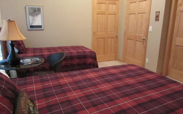 Crooked Creek Retreat And Outfitters