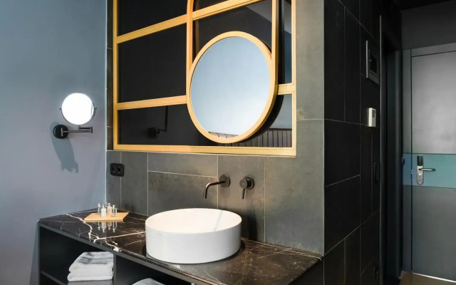 COLORS Hotel Athens