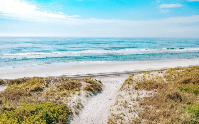 Beautiful Brigantine Condo - Walk to Beach!