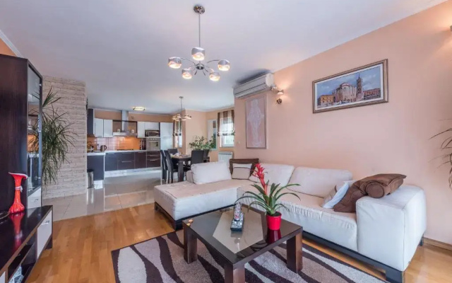 Kristina Apartments