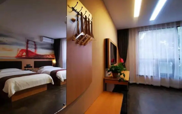 Thank Inn Hotel Shanxi Weinan Huayin City Huashan Scenic Yuquan Road