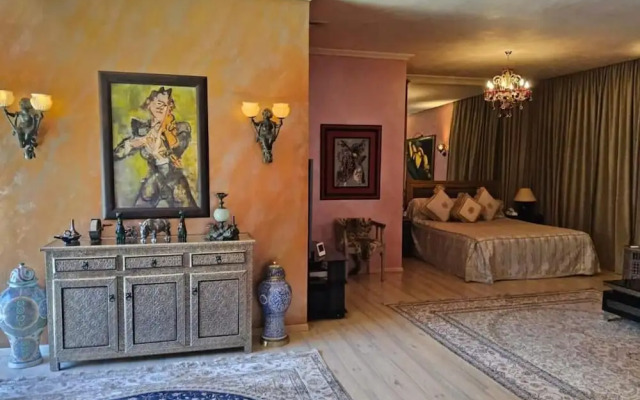 Private Luxury Villa With Hotel Services