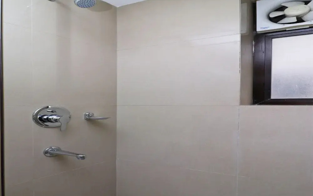 OYO 24067 Hotel Royal Paradise
