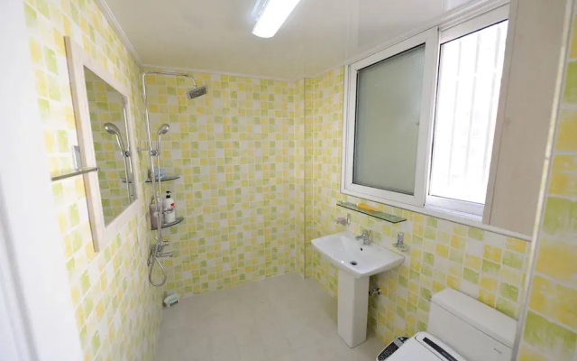 Linker Party House - Hostel