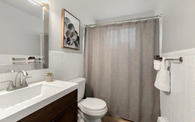 Stunning condo in the heart of Old Town