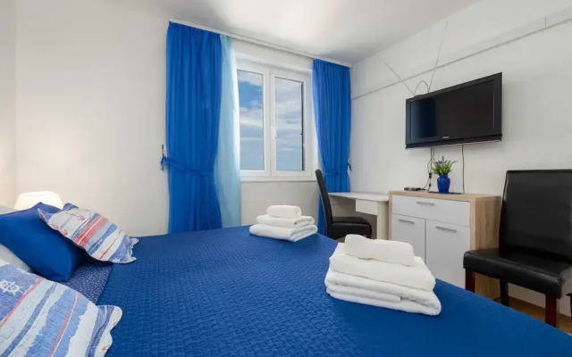 Blue Harmony Sea View Apartment