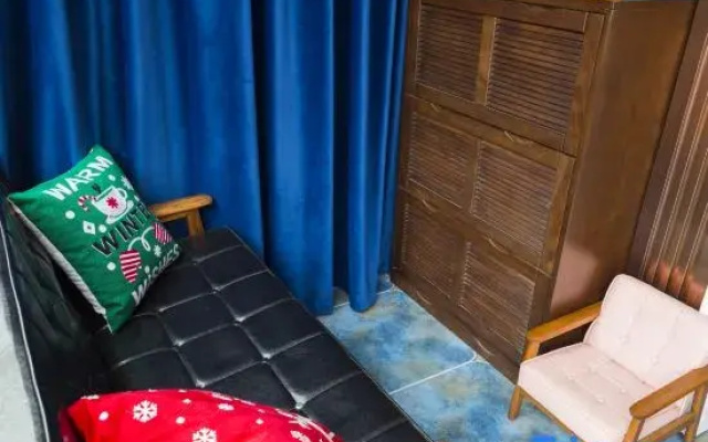 Past To Future Homestay (Shanghai International Resort)
