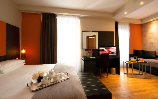 De La Pace, Sure Hotel Collection by Best Western