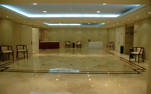 MR Hotel