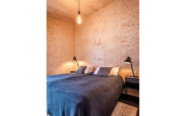 Aska Modern Cabin