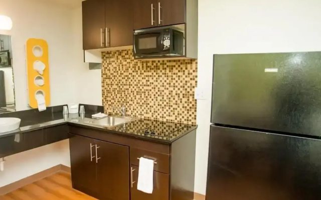 Inn And Suites Palestine
