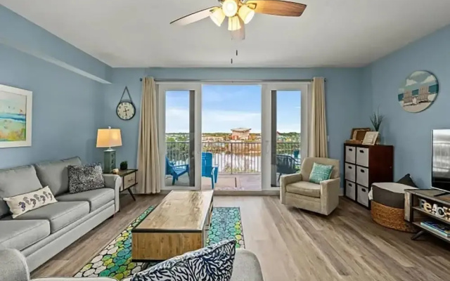 Laketown Wharf 402