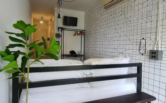 Hand Hotel
