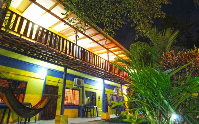 Beach Break Hotel Калетас вид на фасад