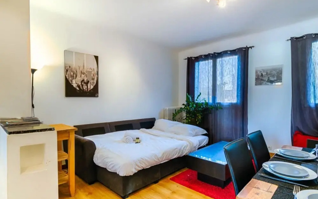 Prado - Velodrome : 2-bedroom Flat With Carpark