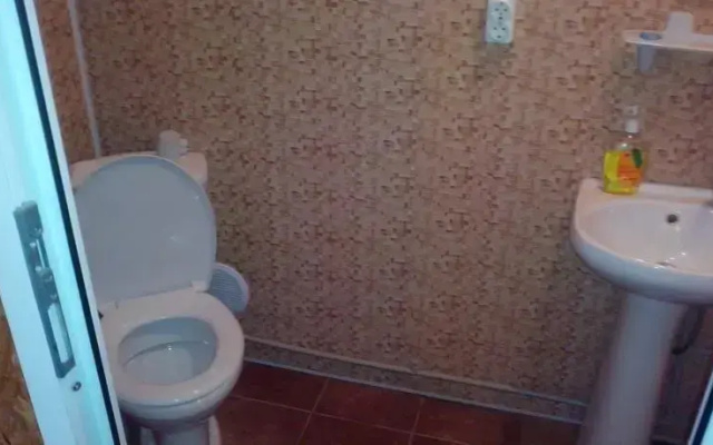 Домик в Лоо