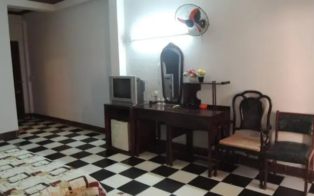 Phi Long Hotel