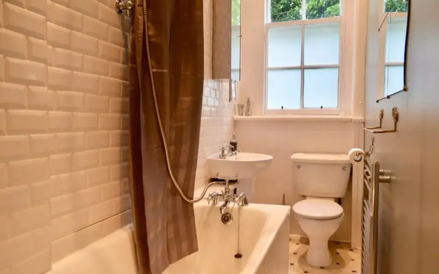 Central 2 Bedroom Flat