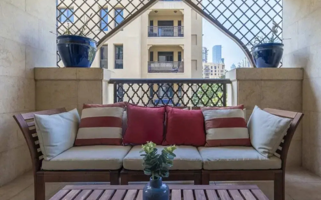 Serene Apartment in Dubai Old Town