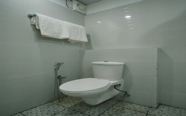 OYO 15660 Home Modern 1BHK Edapally