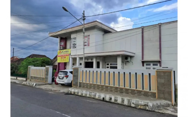 Hotel O Guest House Pahlawan Syariah