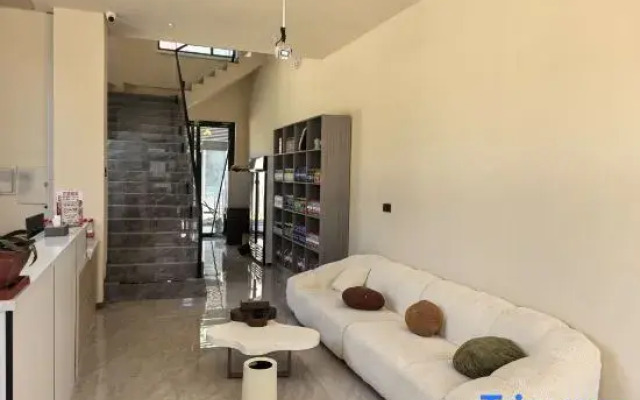 Rushan Rusu Homestay (Sailimu Lake East Gate Visitor Center)