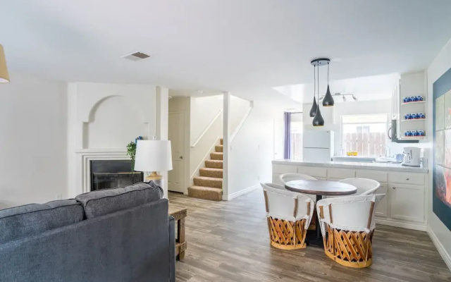 WanderJaunt | Emerald St Townhomes
