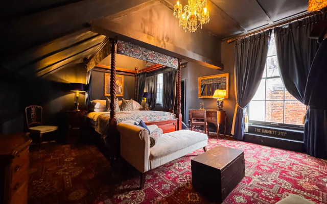 Guy Fawkes Inn