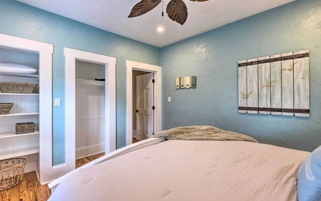 Bright Bradenton Retreat: 1 Mi to Downtown!