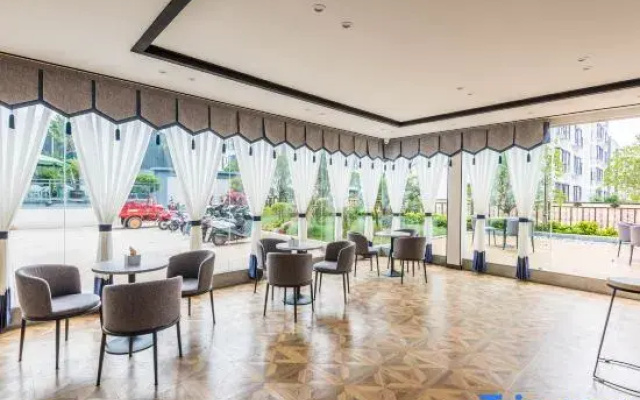 Yunzhishang Hotel (Weishan Ancient City Railway Station Store)