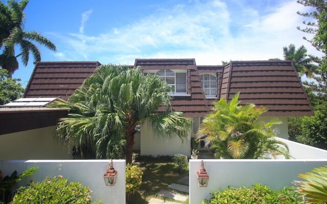 Отель Burlingame Villa Ямайка, Монтего-Бей - отзывы, цены и фото номеров - забронировать отель Burlingame Villa онлайн вид на фасад