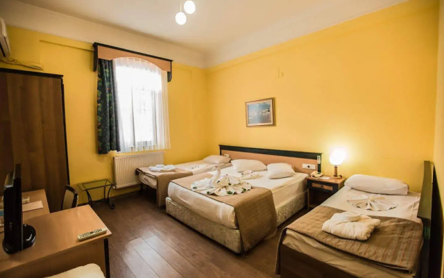Tassaray Hotel