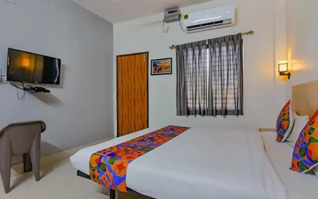 Hotel Crystal Stay by OYO Rooms