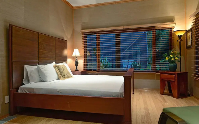 Chan Chich Lodge