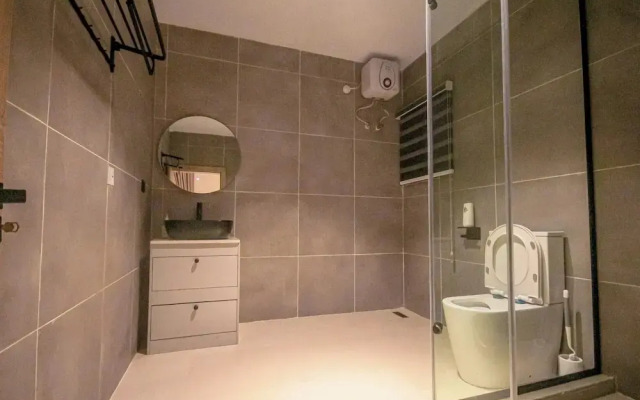 Benin City Blissful Apartment - Cozy 2BR Retreat