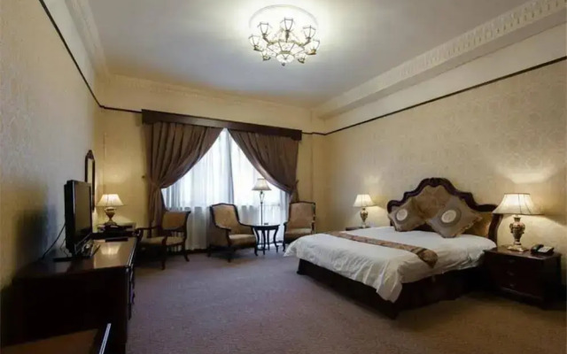 Tianjin First Hotel (Xiao Bai Lou Five Avenue Tourist Area)