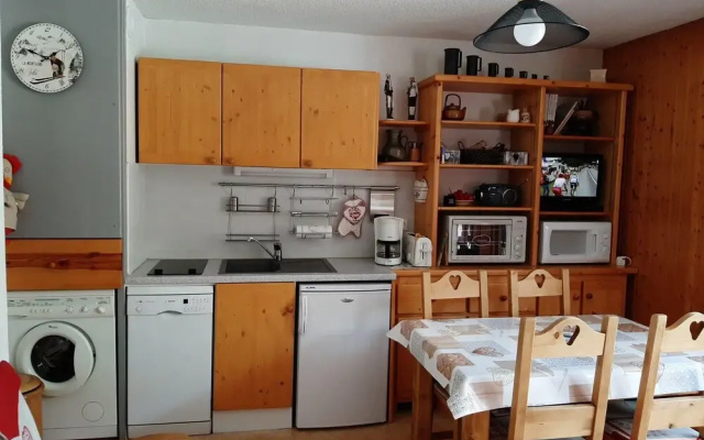 Betelgeuse N°56 : Studio Cabine 4 Personnes / Studio Cabine 4 People