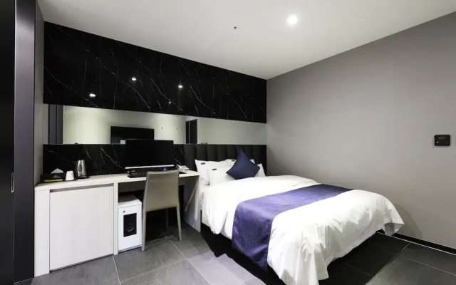 Cheonho Aria Hotel