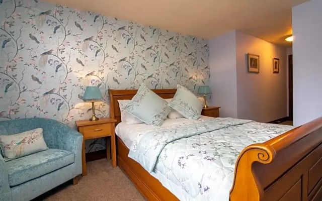 Auld Kirk Hotel