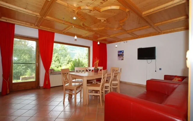Scenic Apartment in Neukirchen am Großvenediger near Ski Area