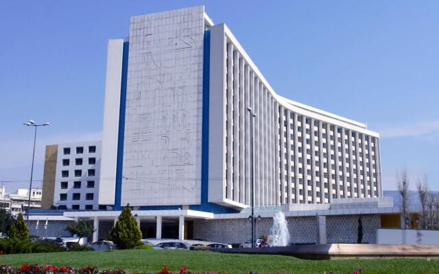 Отель Hilton Athens вид на фасад